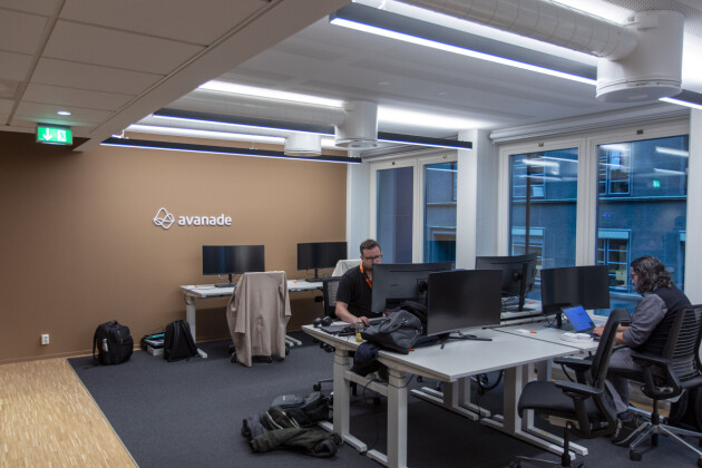 Avanade-utviklerne har sitt eget område. Selskapet ble startet som et samarbeid mellom Accenture og Microsoft, og har spesialisert seg på Microsoft-løsninger. 📸: Kurt Lekanger