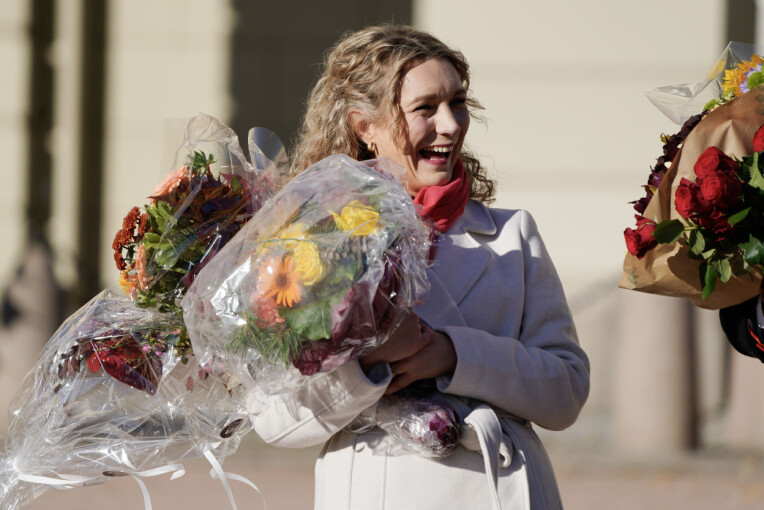Digitalisering- og forvaltningsminister Karianne Tung (Ap) på slottsplassen. Jonas Gahr Støre presenterer nye stasråder etter ekstraordinært statsråd på Slottet. 📸: Gorm Kallestad / NTB