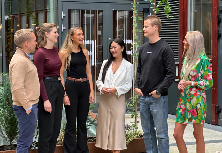 Simen Torberg Larsen (Genus), Maria Nilsson (Genus), Helene Ranum Skaar (Avo Consulting), Line Vo (Avo Consulting), Vidar Melstveit (Appfarm) og Julie Remen (Appfarm) arrangerer no-code-konferansen NoCode Nordics. 📸: Privat