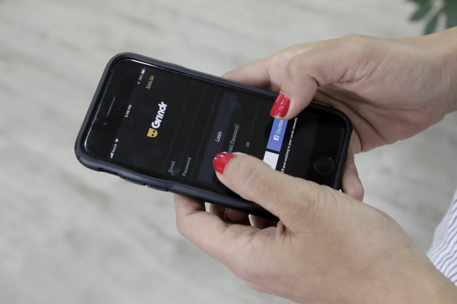 Den amerikanske sjekkeappen Grindr ble ilagt en bot på 65 millioner kroner av Datatilsynet for å ha levert ut personopplysninger om brukerne. Selskapet saksøker nå norske myndigheter.📸: AP Photo / NTB