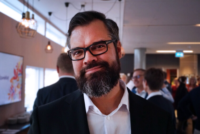 - Vi ansetter nesten ingen nyutdanna som ikke allerede har hatt sommerjobb, deltidsjobb eller jobbet med en akademisk oppgave hos oss, forteller Jørund Leknes i Kantega. 📸: Privat