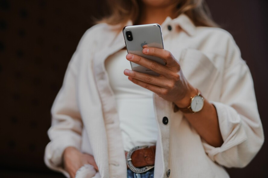 - Denne måneden ble flere av kundene våre rammet av en phishing-kampanje som benyttet seg av QR-koder for å lure brukeren, forteller Telenor. 📸: Jenny Ueberberg / Unsplash