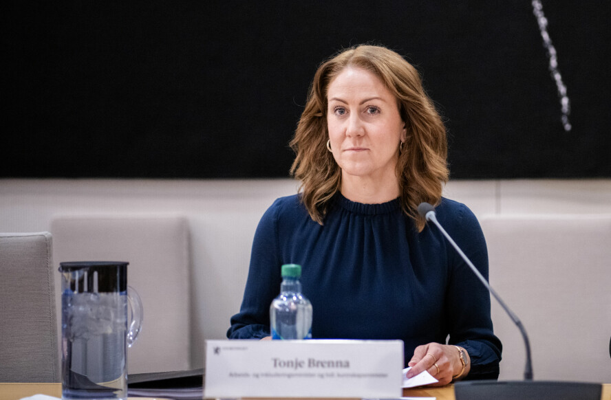 – Jeg mener det fornuftig å øke aldersgrensen gradvis. Gjør vi det for brått, vil det få noen rare utslag, sier Tonje Brenna, arbeids og inkluderingsminister.📸: Ole Berg-Rusten / NTB