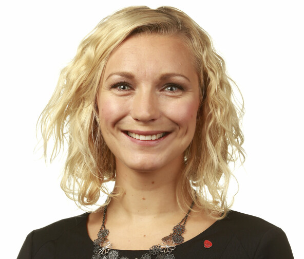 Karianne Tung oppfordrer norsk næringsliv til å tørre å ta sjansen på å ansette nyutdannede utviklere. 📸: Stortinget
