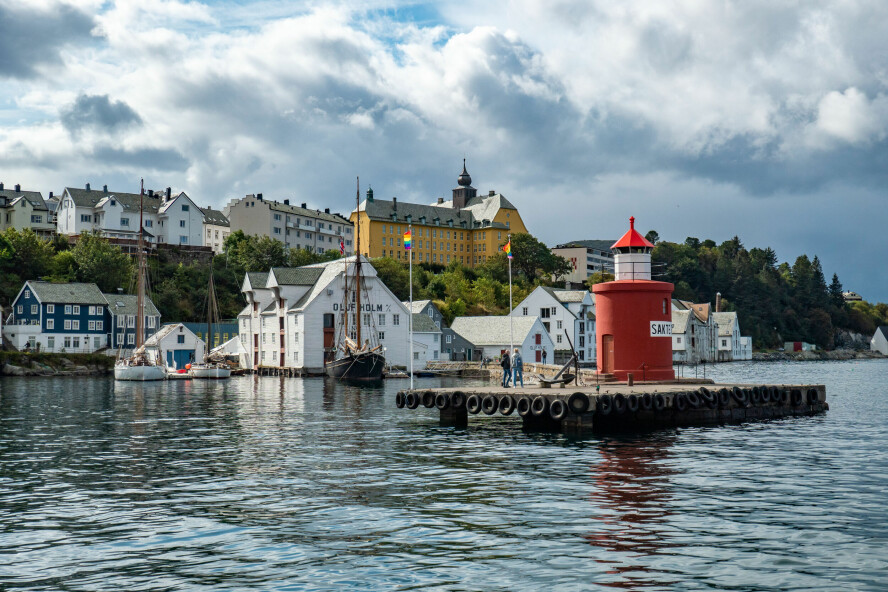 - Min tilråding til styret blir derfor å utsette innføringen til april, skriver administrerende direktør Olav Lødemel i Helse Møre og Romsdal. Her: Ålesund, hvor Helse Møre og Romsdal holder til. 📸: Photo by Nicolas Economou/NurPhoto/Shutterstock