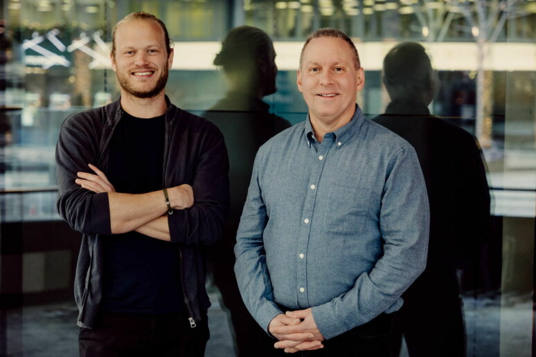Grunder Magnus Haug Wanberg sammen med ny administrerende direktør Philip S. Hess.