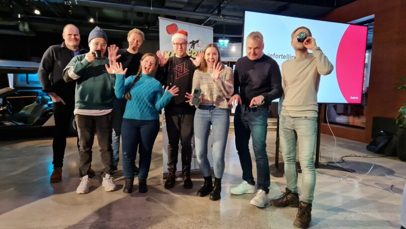 Evidi tok turen innom kode24s julekalender-lansering på Rebel, og fikk sikra seg dette flotte jazzhender-bildet sammen med kalenderkoder Jørgen Jacobsen. 📸: Privat