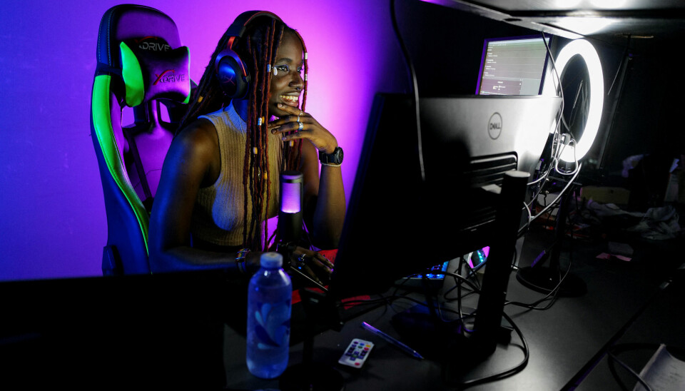 Ritalucia Ajuah Henry-Andoh, aka Lady Legasus, er en av mange som strømmer på Twitch. 📸: Reuters / NTB