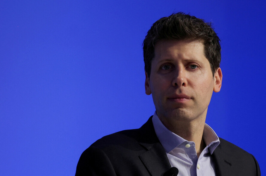 OpenAI danner en arbeidsgruppe bestående av forskere og ingeniører som vil implementere et system for innsamling og koding av innspill fra offentligheten om modellatferd i systemene sine. Her: OpenAI-sjef Sam Altman. 📸: REUTERS/Carlos Barria