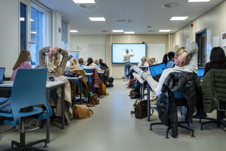 Mens 58 prosent sier de har oppdaget KI-juks på videregående skoler, sier halvparten av andre lærere at de også i stor grad opplever juks med slike verktøy, skriver Utdanningsnytt.📸: Gorm Kallestad / NTBModellklarert