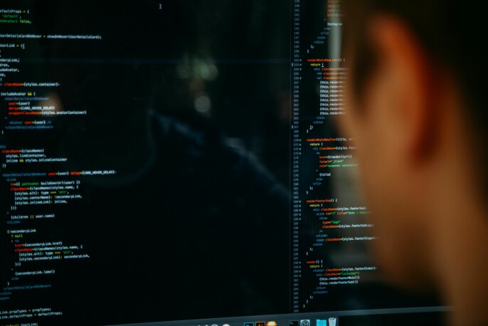 Du bør vite hva du gjør før du kjører SQL-spørringer mot svære datasett i Google BigQuery. 📸: charlesdeluvio, Unsplash