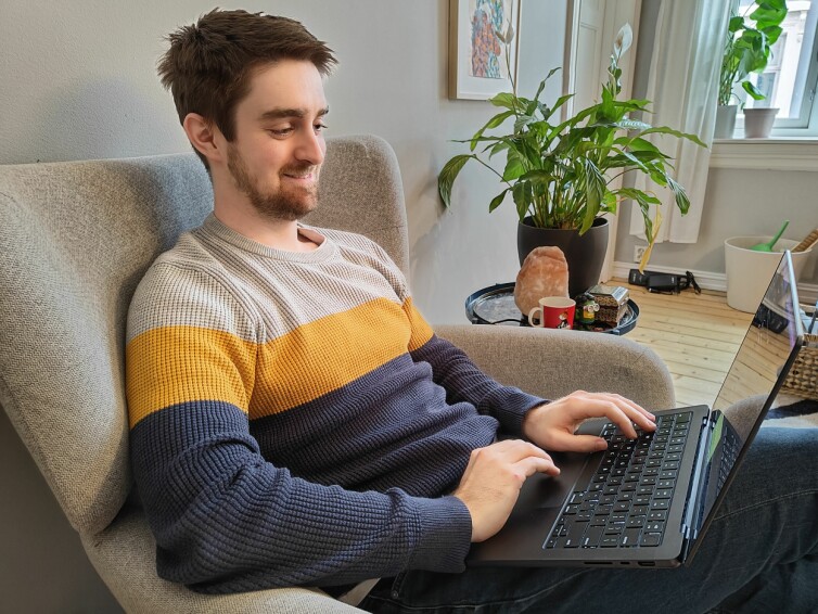 - Min teori er at ChatGPT og andre LLM-er har negativt påvirket mengdetreningen studentene får i å skrive kode, skriver Vemund M. Santi. 📸: Privat