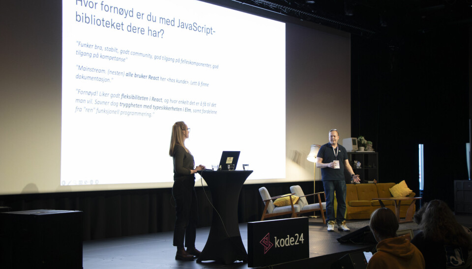 Undersøkelsen ble lagt frem på kode24-dagen av Caroline Odden og Kristofer Giltvedt Selbekk i Bekk. 📸: Kurt Lekanger