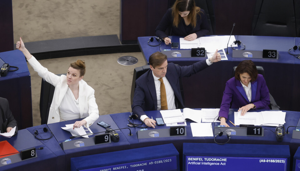Et stort flertall av EU-parlamentets representanter stemte ja til forslaget om en ny AI-lov. 📸: NTB / AP