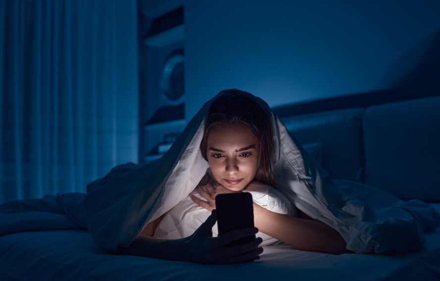 Å rulle seg rundt på TikTok kan være skremmende for tida. 📸: Shutterstock / NTB