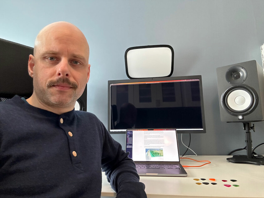 Christian Johansen er utvikler i Mattilsynet, og en kjent figur blant norske utviklere, blant annet gjennom sitt engasjement for funksjonell programmering. Nå forteller han om sine verktøy i spalta Mine Verktøy. 📸: Privat