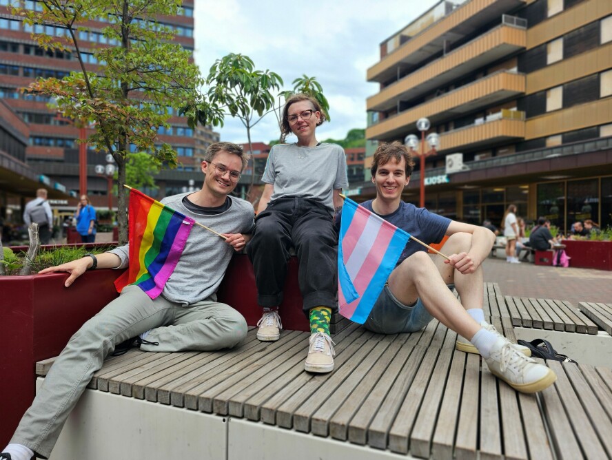Fredrik Meyer, Marta Paciorkowska og Eirik Sletteberg bak meetupen og Slack-en Ctrl+Alt+Queer håper å gi skeive IT-folk og utviklere et fristed. 📸: Privat