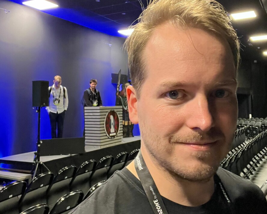 Robin Heggelund Hansen er fullstackutvikler i Kodemaker, og en av flere som nå vender GraphQL ryggen. 📸: Privat