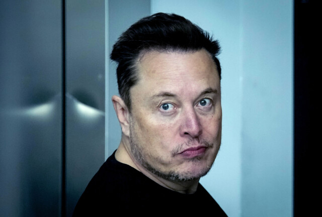 Elon Musk trekker søksmålet han hadde reist mot OpenAI. Foto: Ebrahim Noroozi / AP / NTB