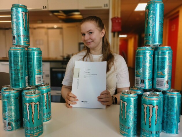 Sabine Seljeseth starta med Soda Pop-utviklingen under jobbinga med masteroppgaven, som også involverte å drikke endel brus. 📸: Privat