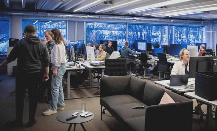 Nesten alle utviklere i en rapport fra Atlassian oppgir at de kaster bort mye tid på grunn av ineffektivitet i organisasjonen. 📸: Illustrasjonsbilde fra RiksTV, Kurt Lekanger