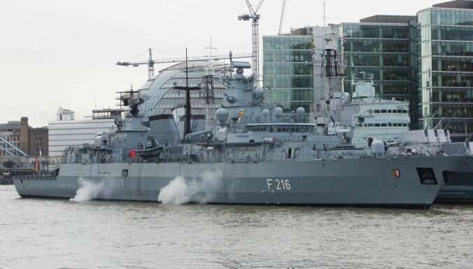 De tyske fregattene i Brandenburgklassen skal moderniseres. Dermed blir det slutt på disketter ombord på blant annet F216 Schleswig-Holstein fra 1995. 📸: London News Pictures / REX / NTB