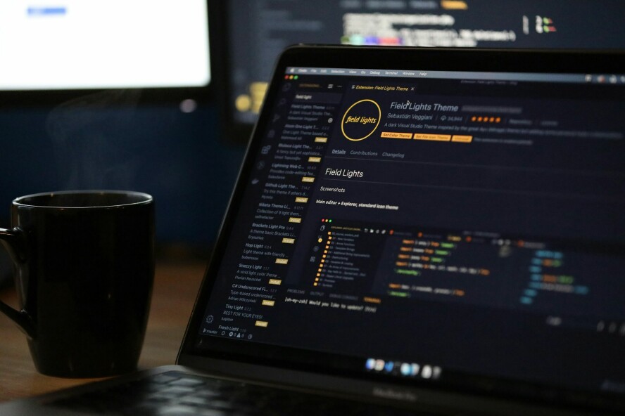 VSCode bruker ingen rammeverk for å tegne DOM-en sin, så hvorfor skal du? 📸: Mohammad Rahmani / Unsplash