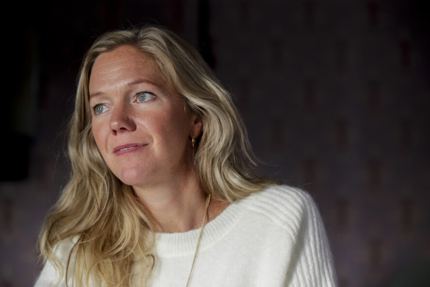 Så sterk uro over hvordan teknologien stjeler barndommen følte Maja Lunde at hun la bort romanformen for å skrive fagboken «Skjerm barna». 📸: Vidar Ruud / NTB