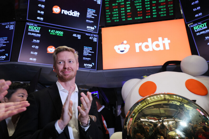Steve Huffman åpner for at Reddit kan begynne med betalingsmurer på enkelte subreddits. Her i forbindelse med børsnoteringen. 📸: Brendan McDermid / Reuters / NTB