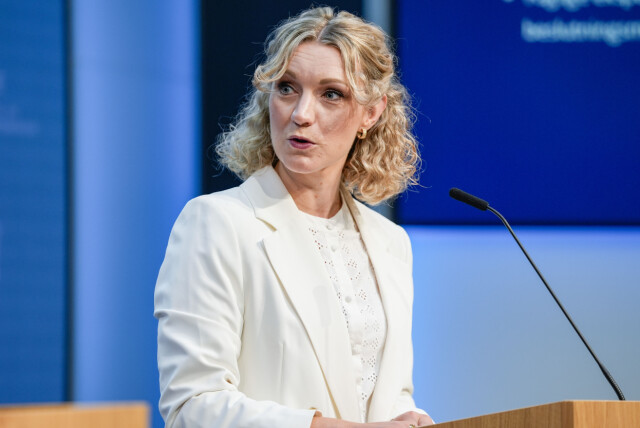 Digitaliseringsminister Karianne Tung lover å innføre et nytt regelverk for å sikre barn og unge en trygg digital oppvekst. 📸: Terje Bendiksby / NTB