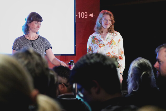 Caroline Winther og Aurora Christine Hofman tror bransjen må skjerpe seg for å unngå at kvinnene faller fra. 📸: Ole Petter Baugerød Stokke