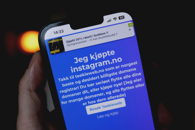 Går du innom Instagram.no tar det ikke lang tid før du angrer - det tok i alle fall ikke lang tid før kode24 fikk opp annonser som ikke passer seg på kontoret. 📸: Ole Petter Baugerød Stokke