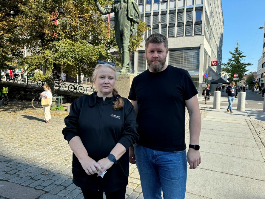 Klubbleder Merethe Shukla og forbundsleder Geir Ove Kulseth i EL og IT-forbundet er skuffet over prosessen i Telia. De reagerer på at de ikke får delta i drøftingen på vegne av alle norske ansatte. 📸: Ole-Marius Sandmo / EL og IT Forbundet