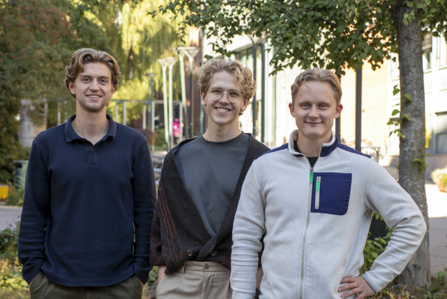Jørgen Vartdal Halse (CEO), Øyvind Monsen (CTO) og Jens Kristoffersen (COO) i CognitionHub. 📸: Kurt Lekanger