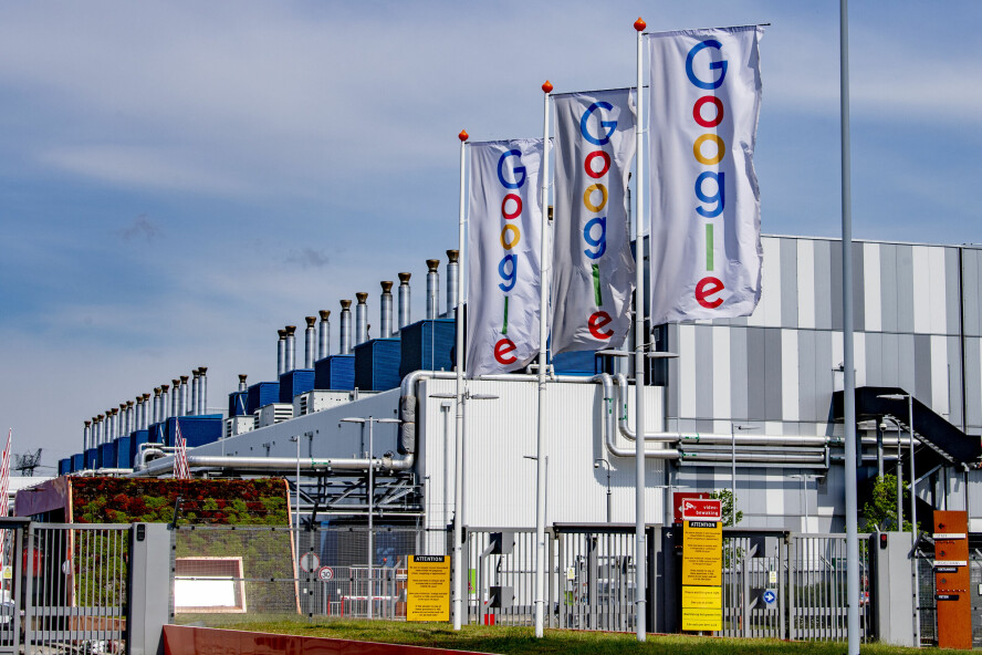 Google vil øke utbyggingen av kjernekraft for å få tilgang på karbonfri elektrisitet til sine datasentre. Her fra selskapets datasenter i Eemshaven i Nederland. 📸: NTB / Shutterstock