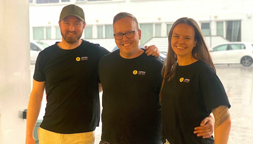 OPRA drives av Eric Lein, Kristofer Giltvedt Selbekk og Sissel Espedal. Den tekniske plattformen er Kristofers sideprosjekt ved siden av fulltidsjobb i Bekk.