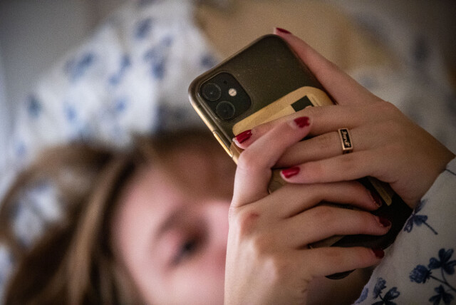 Mer regulering og mer kompetanse er sentrale virkemidler for å gi barn og unge en trygg digital oppvekst, lyder konklusjonen i en ny handlingsplan. 📸: Emilie Holtet / NTB