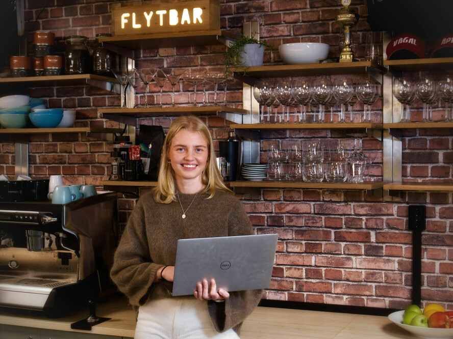 Silja Stubhaug Torkildsen er fullstack-utvikler hos Tidsbanken. 📸: Alexander Øverbø
