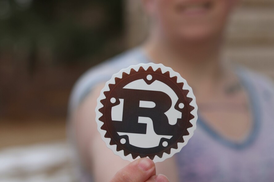 Rust Foundation vil få C++ og Rust til å snakke bedre sammen. 📸: Pexels / RealToughCandy.com