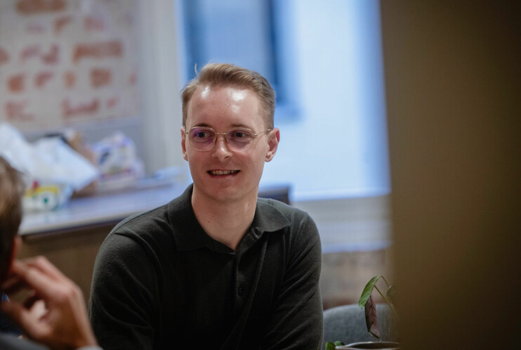 Simen Mailund Svendsen er backendutvikler i Erus Encodia, og har har solid kompetanse i både .NET og JVM-økosystemene. 📸: Erus Encodia