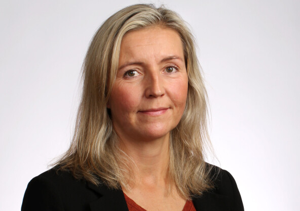 Selv om mengden tekst som trenger oversettelse øker, blir det færre oppdrag, sier Susan Johnsen. Kunstig intelligens fører allerede nå til oppdragstørke, mener bransjen. 📸: Allegro språktjenester