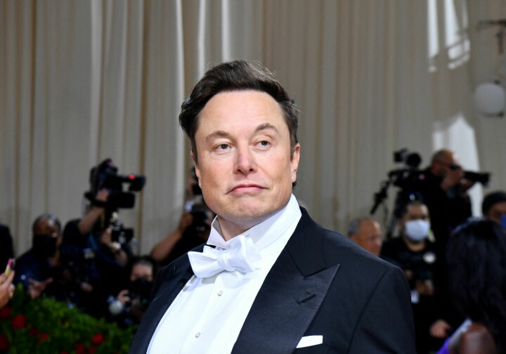 Elon Musk mener det å tvinge folk på kontoret er en fin måte å presse ansatte til å si opp. Slik kan USa spare penger, foreslår han. 📸: Angela Weiss / AFP / NTB