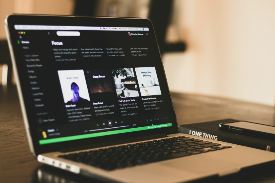 Spotify stenger tilgangen til enkelte av sine Web-API-er. 📸: sgcdesignco / Unsplash