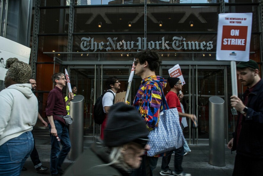 Ledelsen og utviklerne i The New York Times er enige om en avtale, som etter planen skal vare i tre år. Men først må den godkjennes av medlemmene. 📸: Billy Tompkins / ZUMA Press Wire / Shutterstock / NTB