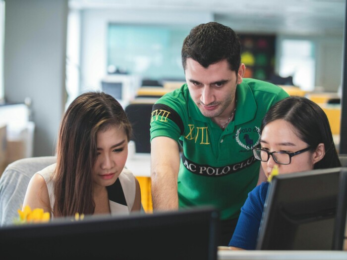 Scala er programmeringsspråket med de best betalte jobbene, men det er få jobber å ta av. 📸: Mimi Thian, Unsplash