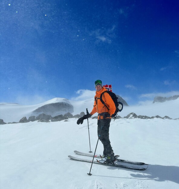 Dag Brede Ihle vil helst gjøre alt på en gang. Neste mål er å bytte fra ski til splitboard. 📸: Privat