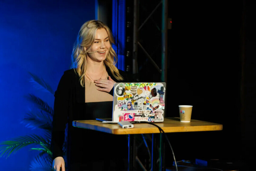 Elise Kristiansen har fått ny jobb som utvikler i Variant. 📸: Håkon Broder Lund for Cloud Native Bergen