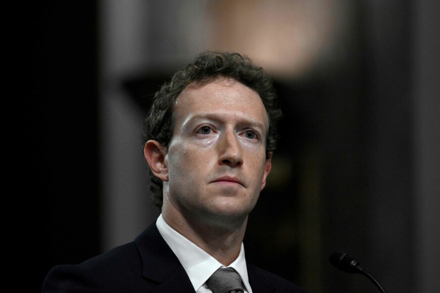 Mark Zuckerberg og Meta har gjort flere store endringer i selskapet den siste uka. Uavhengige faktasjekker kuttes, moderering skal 'bli mindre partisk', og mangfoldspolitikken i selskapet blir avslutta. 📸: Andrew Caballero-Reynolds / AFP / NTB