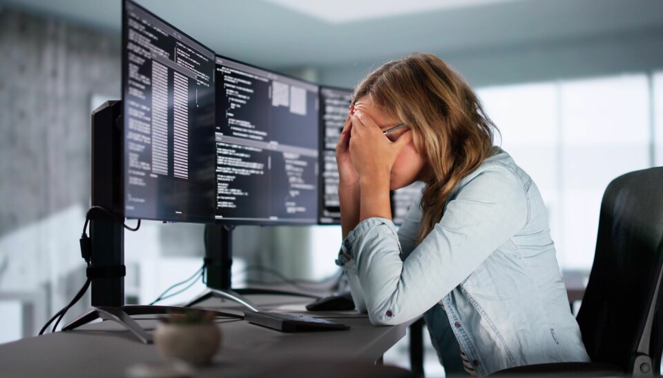 Det tar tid å sette seg inn i kode som ikke er skrevet av en selv, men av en AI. Dermed kan tiden du sparer i starten, måtte brukes til debugging senere, hevder en ny undersøkelse. 📸: NTB / Shutterstock