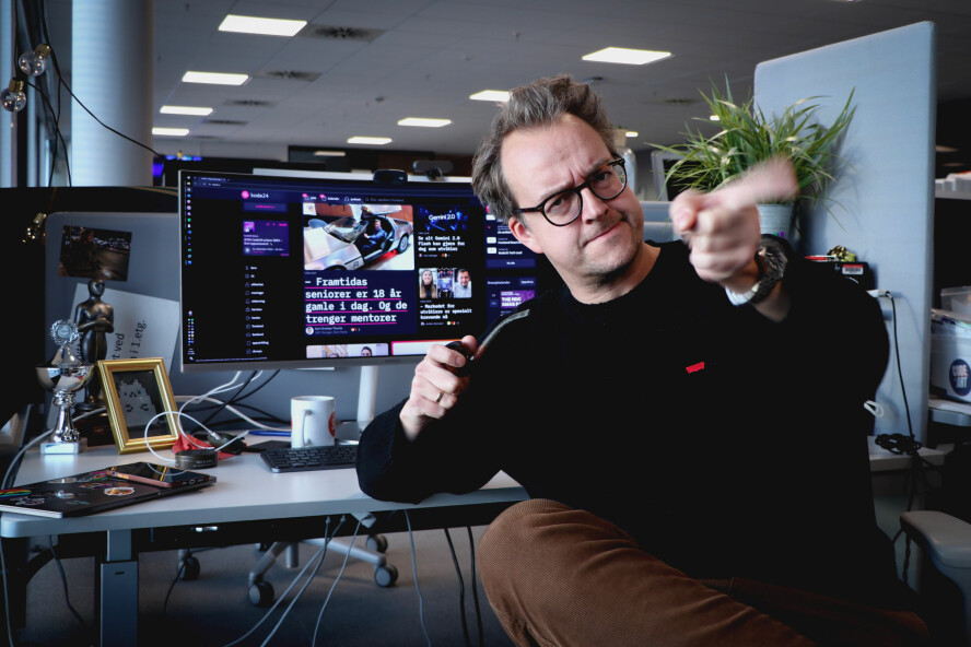 Her sitter jeg på min høye hest og boikotter X, men fortsatt kjører Tesla. Snart håper jeg å være ferdig med begge deler. 📸: Kurt Lekanger